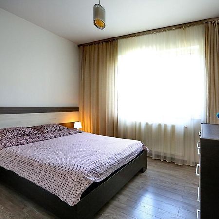 Bloc Izvor Apartment Pitesti Bagian luar foto