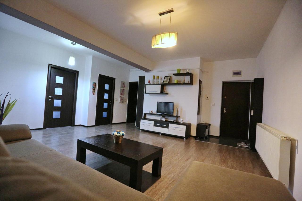 Bloc Izvor Apartment Pitesti Bagian luar foto